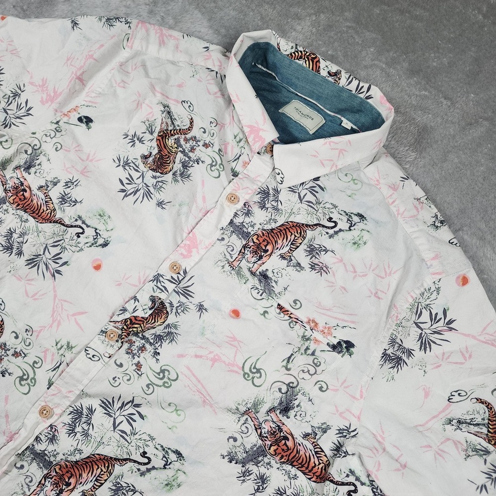 7Diamonds Shirt Mens XL White Wild Thoughts Pagoda Tiger Print Hawaiian - Picture 1 of 12